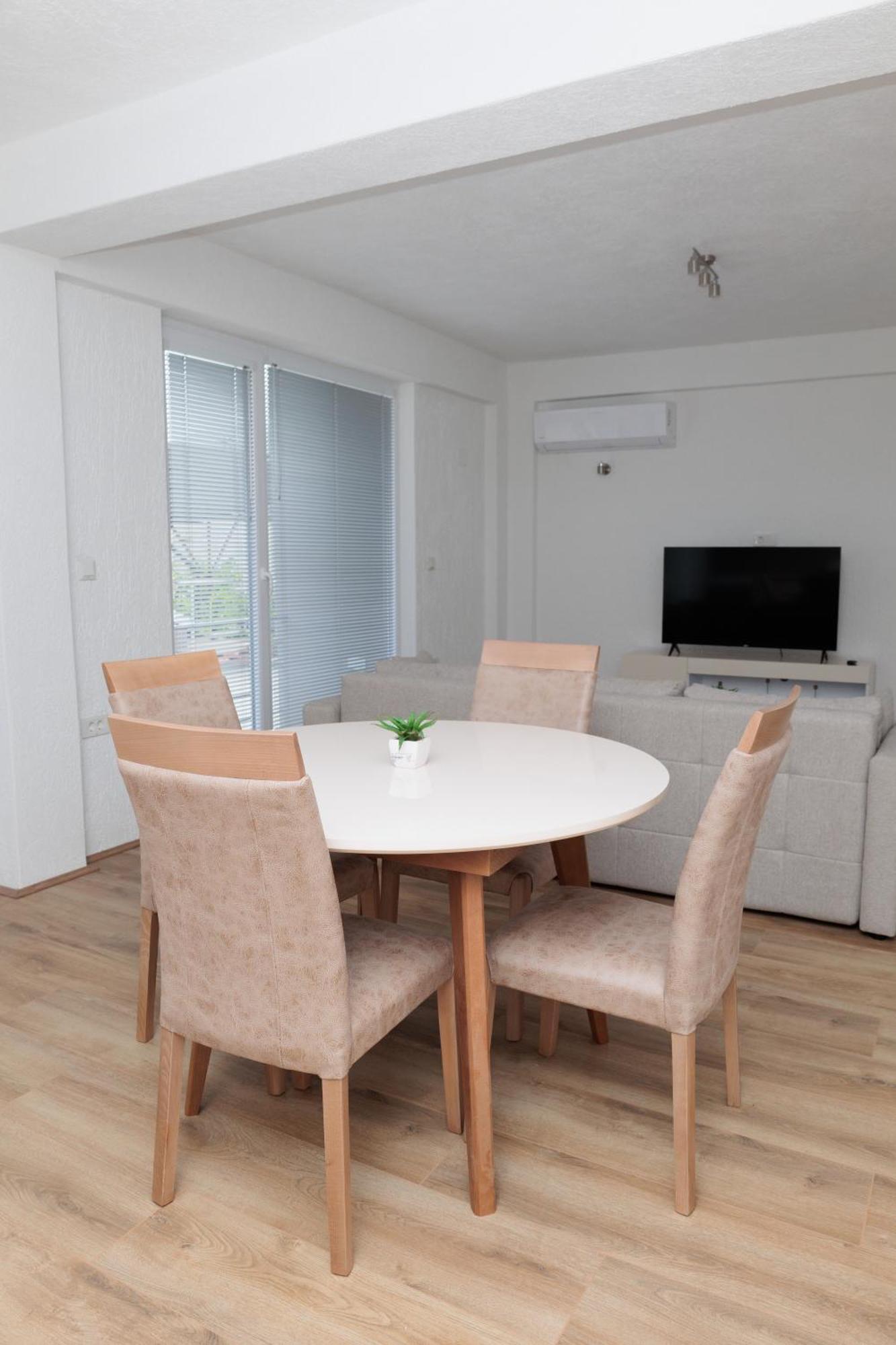 Albatross Guest House Bitola Extérieur photo